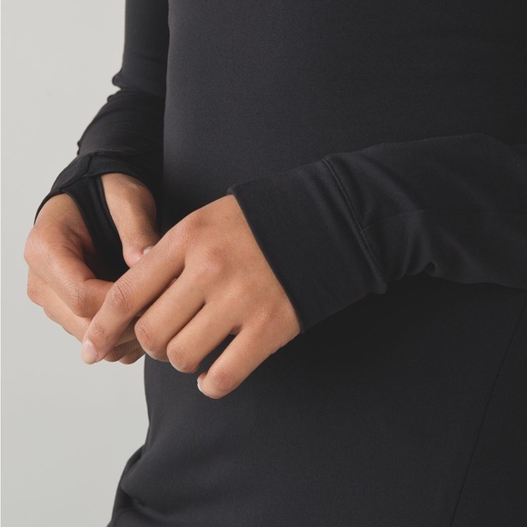 Lululemon &go On The Go Long Sleeve 
in Black. 
Size 4. 
Pristine Condition. - Picture 4 of 7